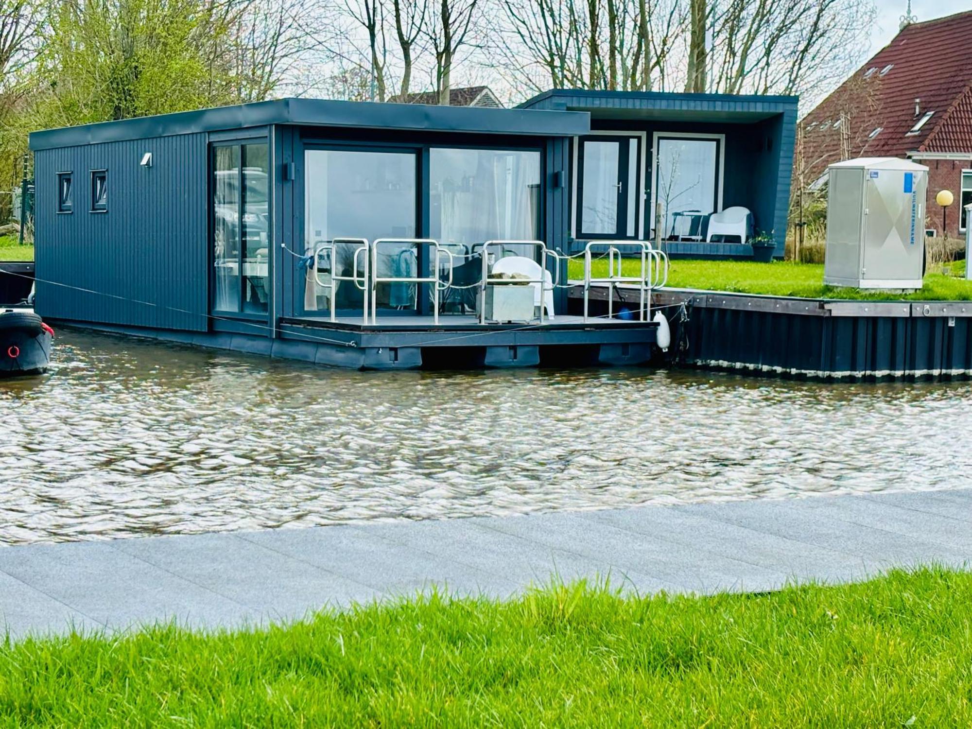 Uniek Overnachten In Een Tiny House Op De Appelhof Wommels Exterior foto